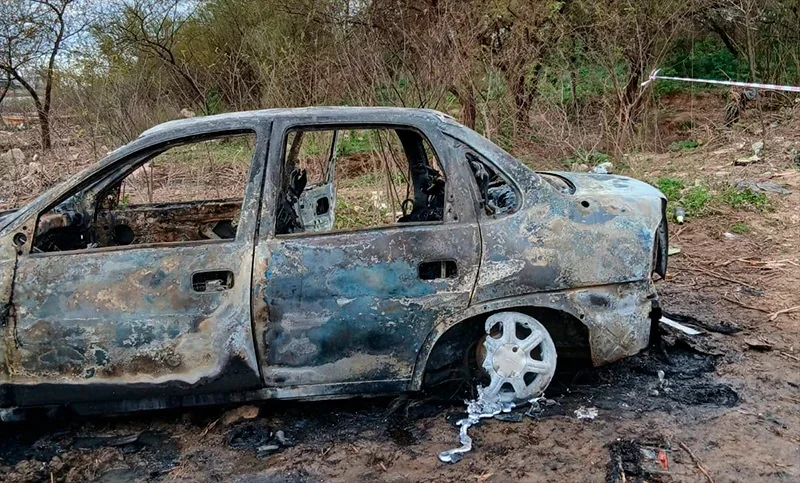 Auto incinerado