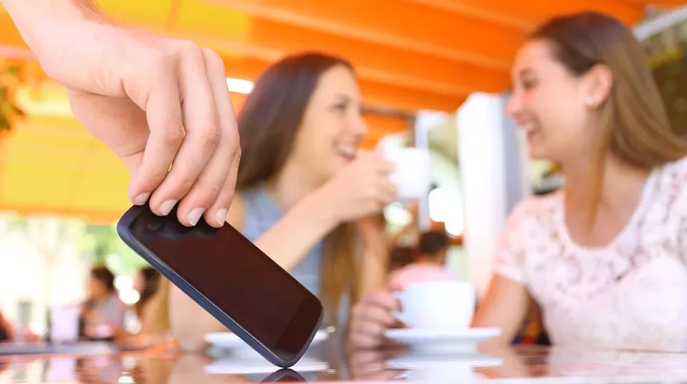 que-hacer-durante-los-primeros-10-minutos-despues-de-que-te-roban-el-celular-para-proteger-tus-cuentas-y-tu-dinero
