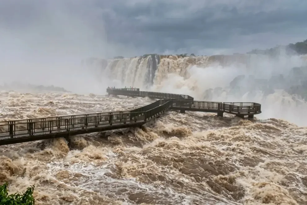 Cataratas del Iguazú crecida