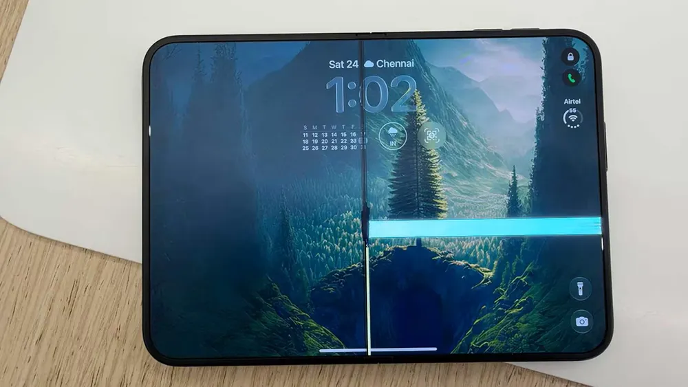 las-grietas-denunciadas-por-los-usuarios-aparecen-en-la-pantalla-interna-del-iphone-duo-cerca-de-la-bisagra