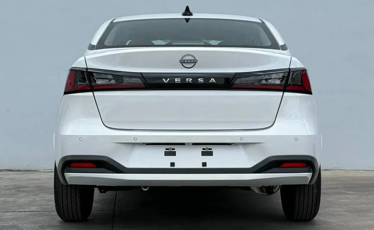 Nissan-Versa-Sense-Base